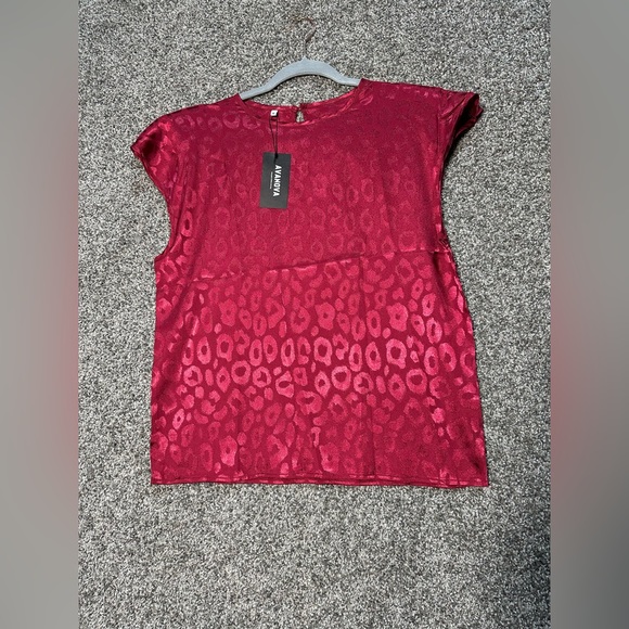 NWT Leopard Print Sleeveless Blouse with Shoulder Pads Size Medium - Picture 4 of 8